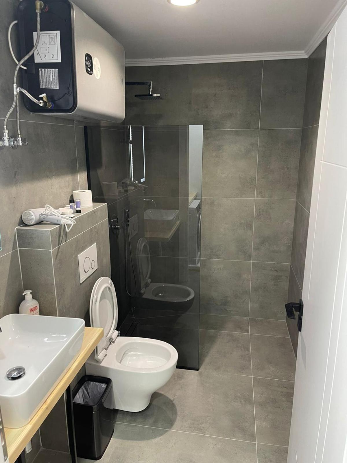 Aries Apartments Sarandë Buitenkant foto