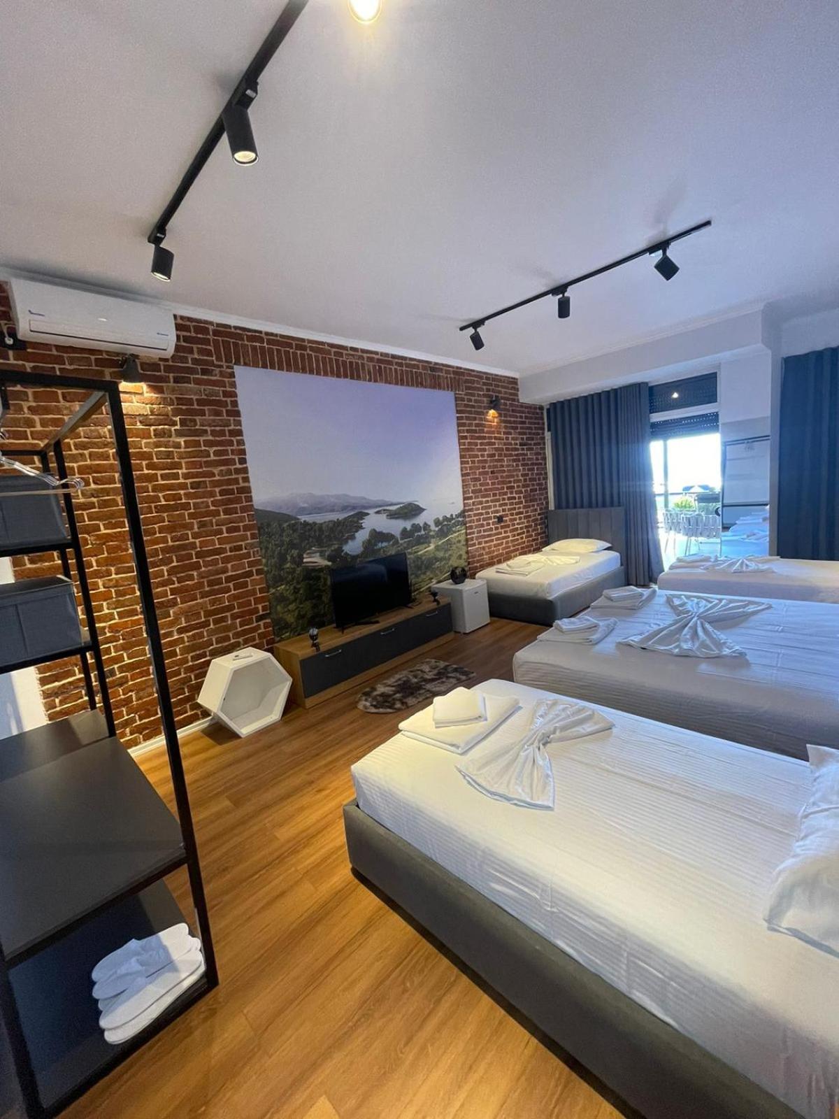 Aries Apartments Sarandë Buitenkant foto