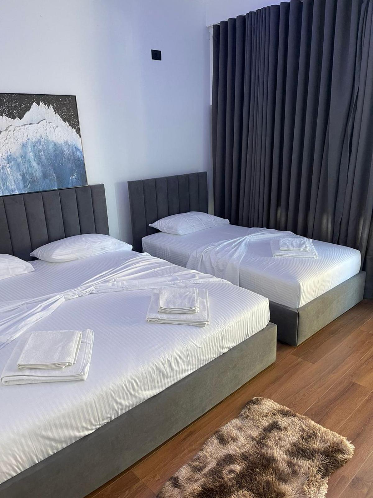 Aries Apartments Sarandë Buitenkant foto