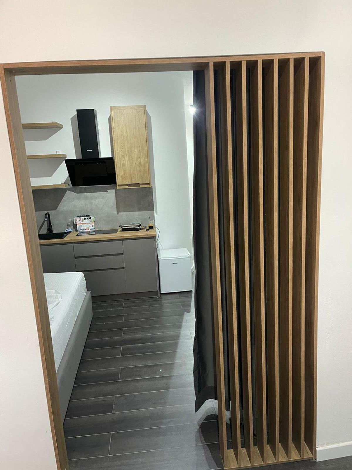 Aries Apartments Sarandë Buitenkant foto