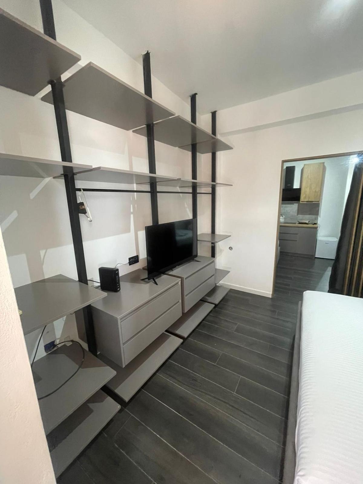 Aries Apartments Sarandë Buitenkant foto