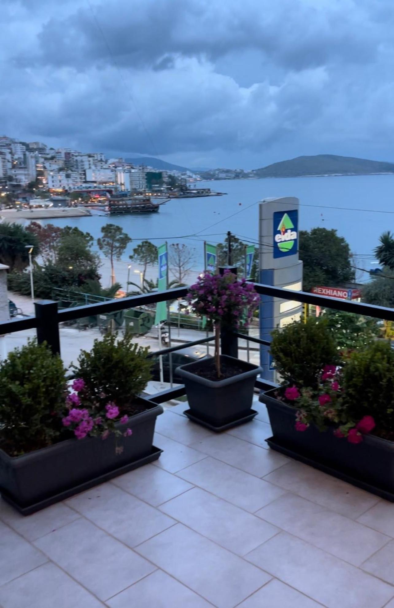 Aries Apartments Sarandë Buitenkant foto