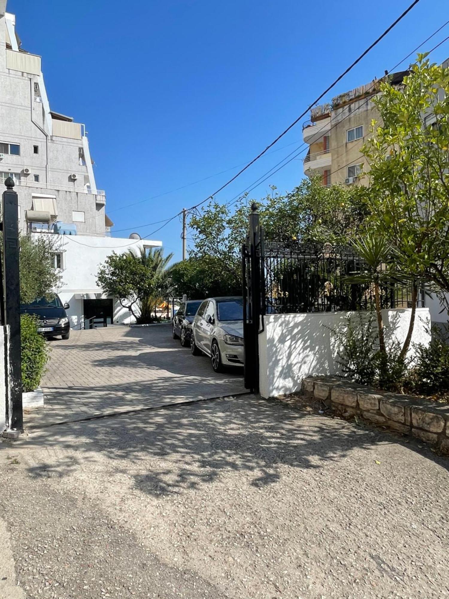 Aries Apartments Sarandë Buitenkant foto
