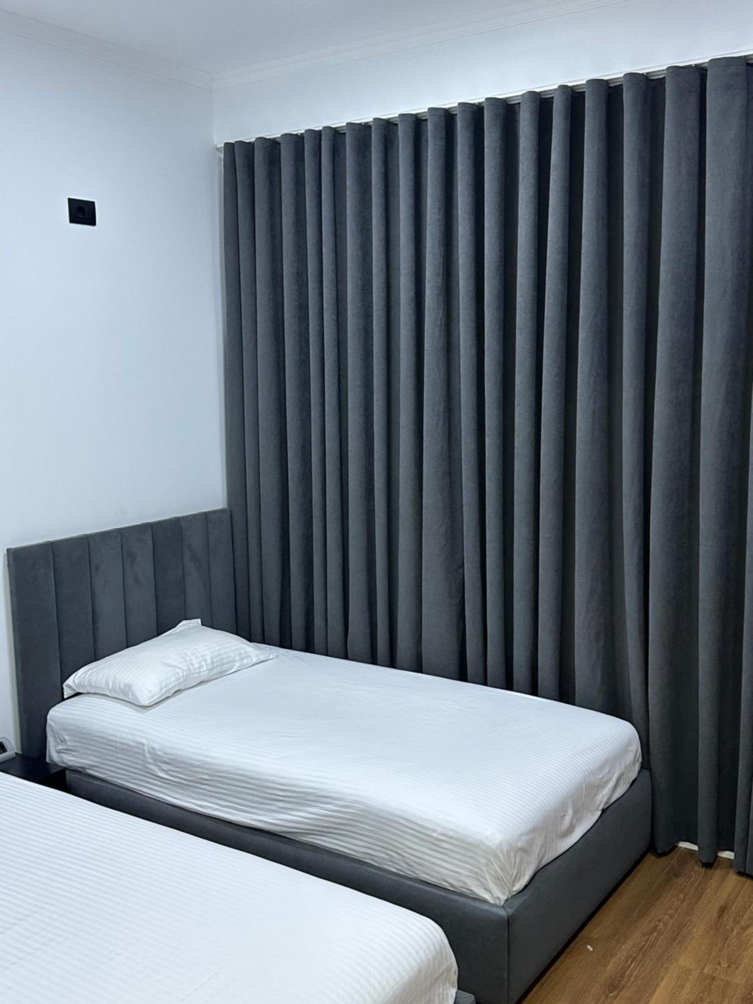 Aries Apartments Sarandë Buitenkant foto