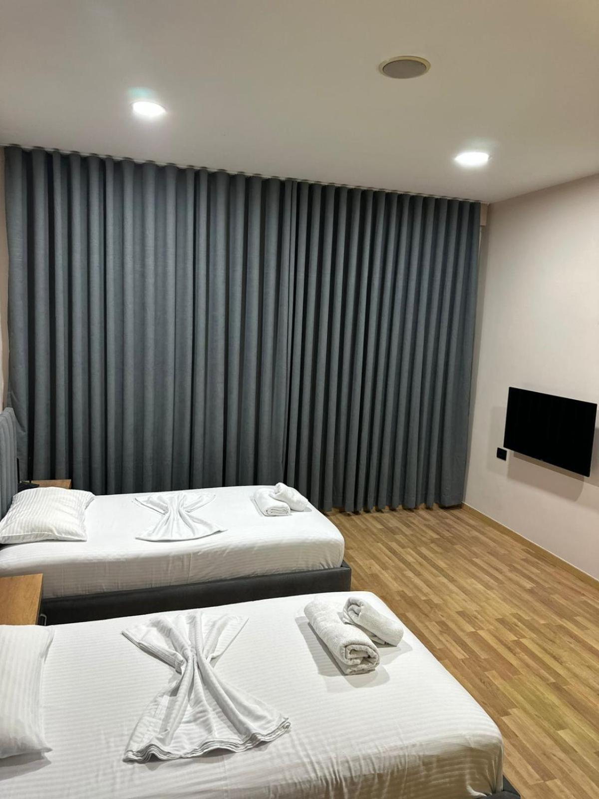 Aries Apartments Sarandë Buitenkant foto